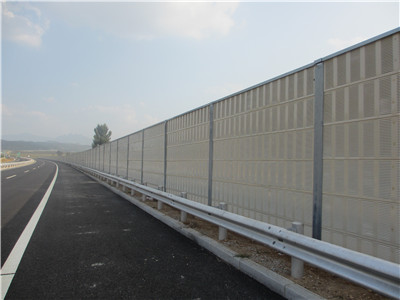 <a href=http://on-q.net/news_article?news_id=123>隔聲屏障</a>